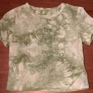 Cropped Tie-Dye Green Baby Tee Shirt | Butterfly Graphic